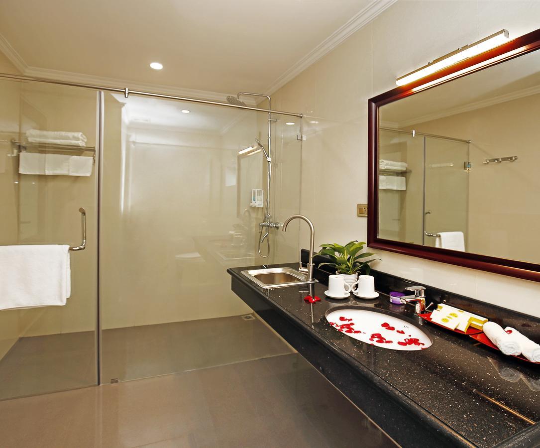 Bac Ninh Uri Hotel Exterior photo
