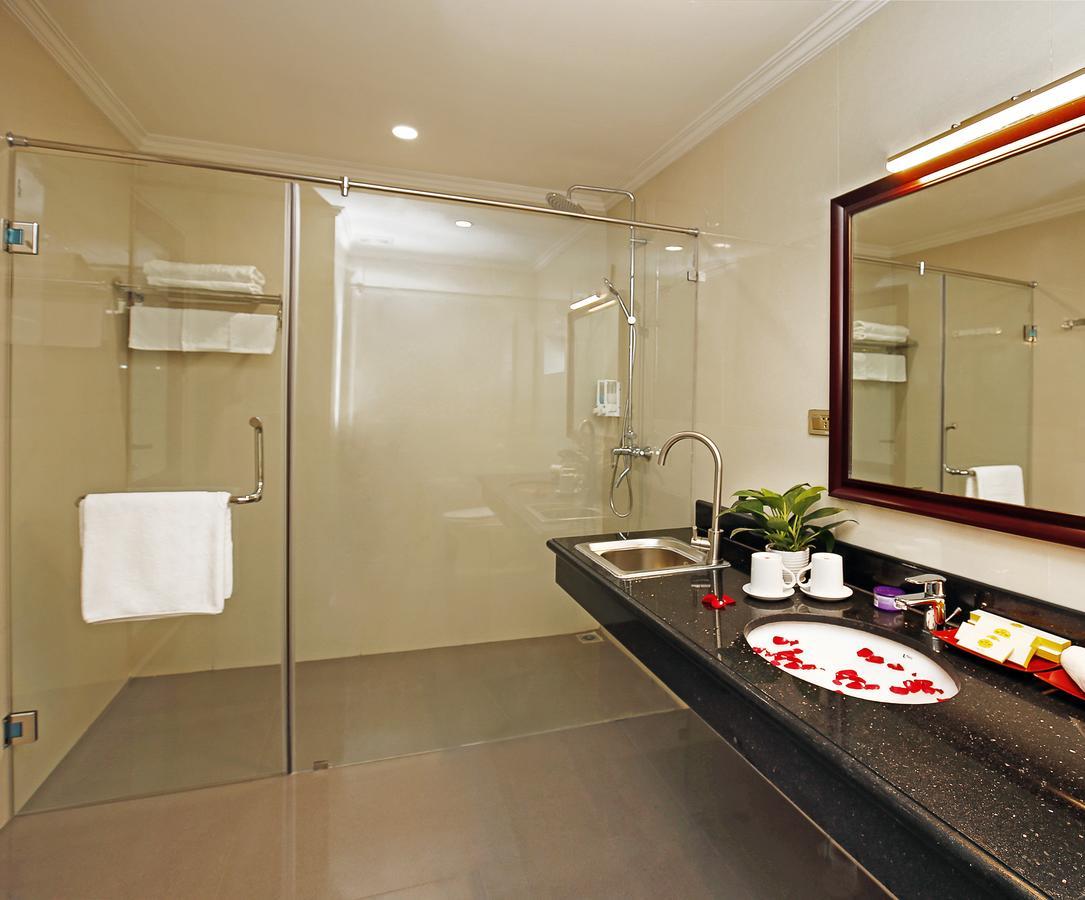 Bac Ninh Uri Hotel Exterior photo
